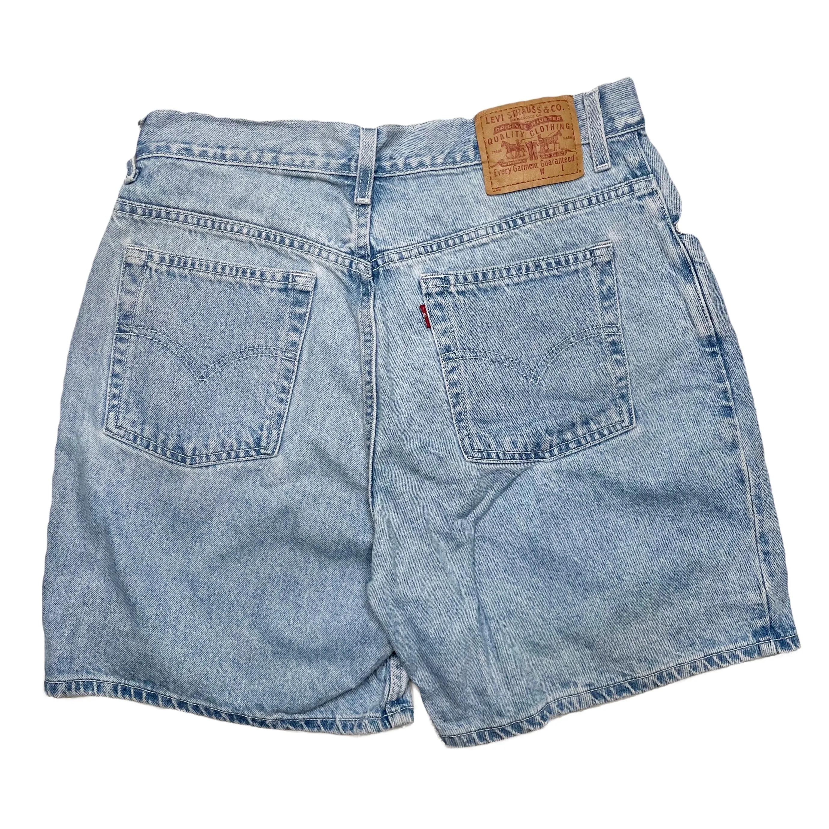 VINTAGE LEVIS LIGHT WASH SHORTS